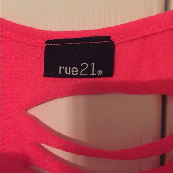 Medium Rue 21 tank top shirt - Picture 3 of 5